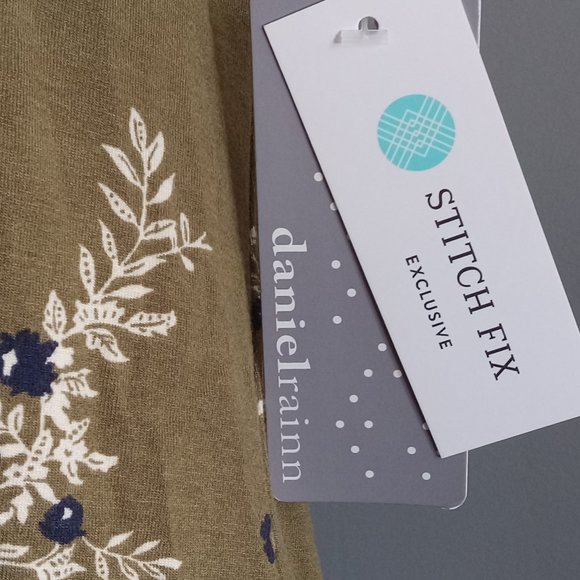 Daniel Rainn Stitchfix Exclusive Saharey Tassel Knit Floral boho Top NWT szM - Picture 3 of 3